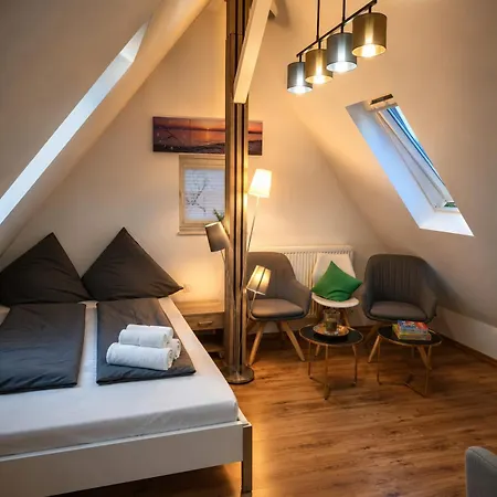 Moderne Dachgeschosswohnung Fuer Zwei Personen