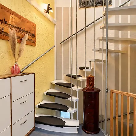 Apartment Moderne Dachgeschosswohnung Fuer Zwei Personen *